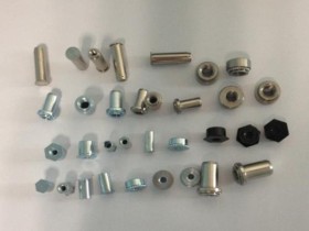 钣金件中压铆的表达