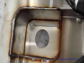 经各种实验确定.Q235和不锈钢可以焊接在一起